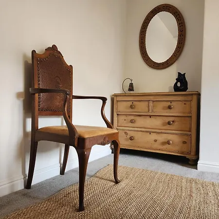 Rosie's Place - 3 - 13 Crown Terrace