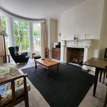 Rosie's Place - 3 - 13 Crown Terrace *