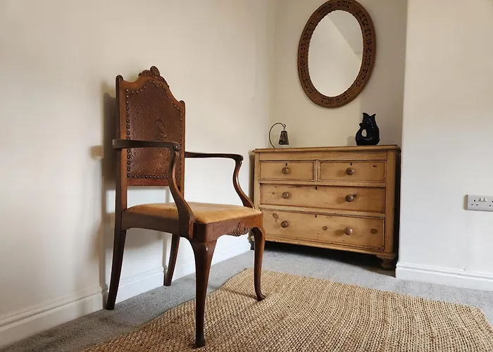 Rosie's Place - 3 - 13 Crown Terrace