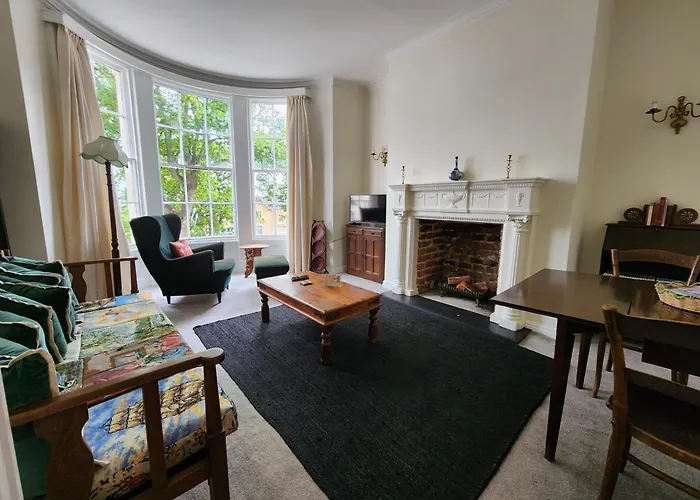 Rosie's Place - 3 - 13 Crown Terrace *